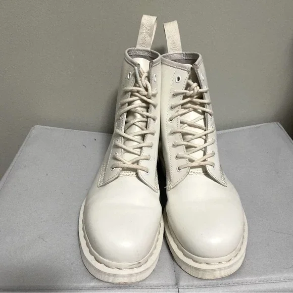 Dr. Martens White Ankle Boots Timeless Style - Picture 3 of 10
